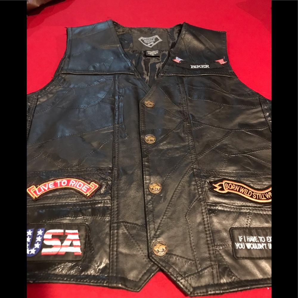 ⬛️LEATHER VEST UNISEX SIZE LARGE